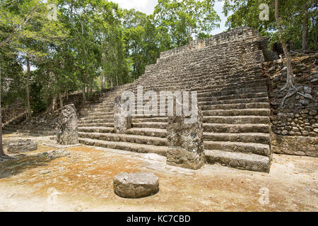 À la structure du temple maya site archéologique de Calakmul au Mexique Banque D'Images