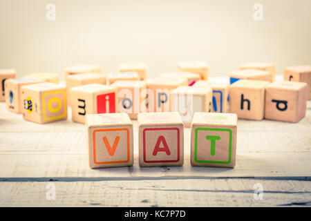 Mot 'TVA ' sur le bois cubes en bois Banque D'Images