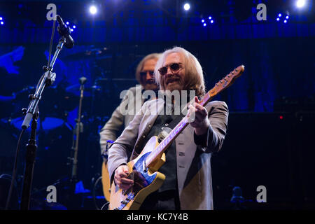 Tom Petty à Toronto avec les Heartbreakers en 2017. Banque D'Images