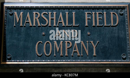 Old Marshall Field Brass plaque signalétique sur le grand magasin Macys Chicago USA Banque D'Images