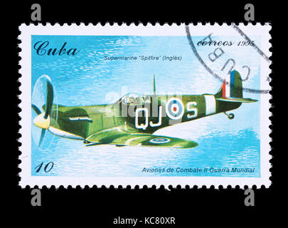 Ppstage stamp à partir de Cuba représentant un chasseur Supermarine Spitfire airpane Banque D'Images