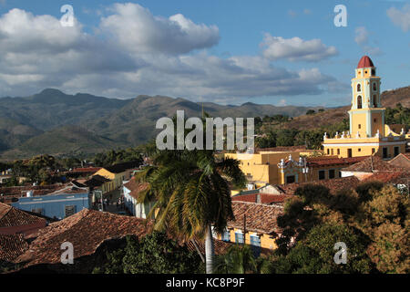 Vue de haut sur la ville de Trinidad depuis la tour du musée municipal Banque D'Images