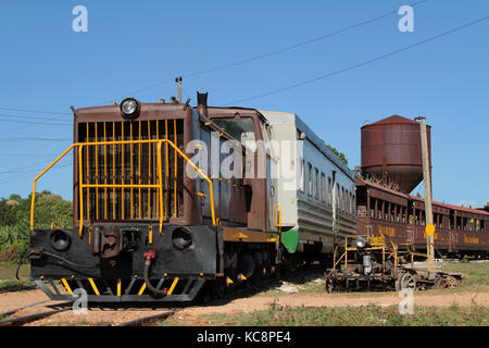 TRINIDAD, CUBA, 19 FÉVRIER 2014 : excursion touristique en locomotive à la gare de Trinidad jusqu'à la vallée de Los Ingenios.Valle de los Ingenios et Trin voisin Banque D'Images