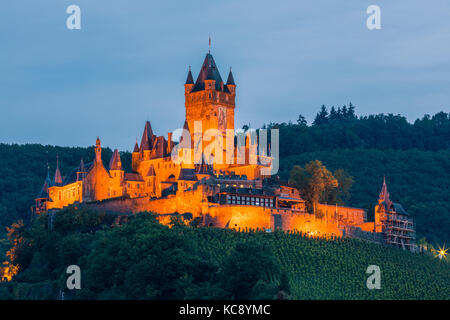 Château reichsburg cochem est plus qu'un château. c'est le plus grand château sur la colline-Mosel, Allemagne. Banque D'Images