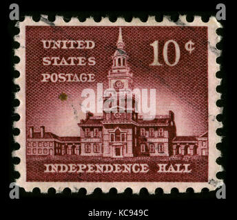 USA - VERS 1950 : un timbre imprimé aux USA montre l'image du dédié à l'Independence Hall vers 1950. Banque D'Images