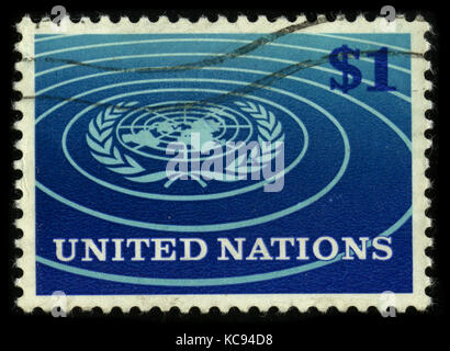 USA - CIRCA 1980 : un timbre imprimé aux USA montre l'image du dédié aux Nations Unies vers 1980. Banque D'Images