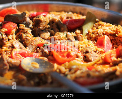 Ragoût de boeuf avec un riz, de tomates et piment doux Banque D'Images