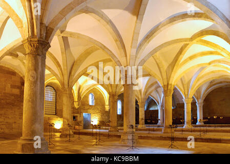 Salle des moines dans le monastère d'Alcobaça, site classé au patrimoine mondial de l'UNESCO. Alcobaça, Portugal Banque D'Images