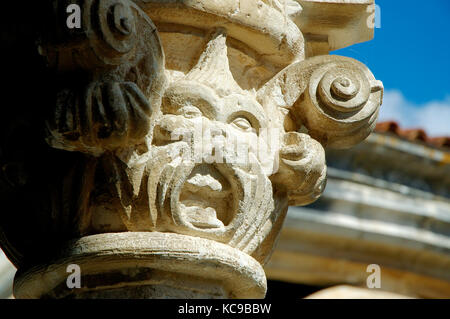 Détail des travaux de pierre dans les cloîtres du monastère d'Alcobaça, site classé au patrimoine mondial de l'UNESCO. Alcobaça, Portugal Banque D'Images