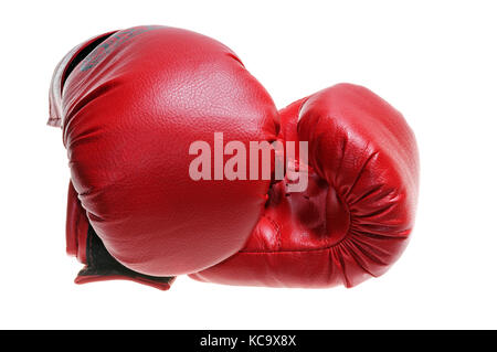 Gants de boxe rouge isolé sur fond blanc Banque D'Images