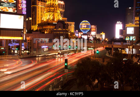 La bande de Gaza avec des paris à Las Vegas strip principal des lumières dans la nuit Banque D'Images