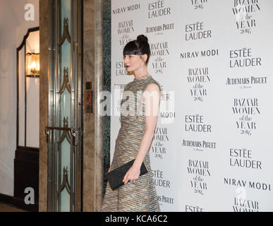 Erin O'Connor à Harper's Bazaar women of the year awards 2016 à l'hôtel Claridge's à mayfair london Banque D'Images