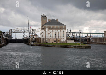 Sault Sainte Marie, Michigan - la remontée de l'approche de Soo Locks, qui activer l'expédition entre le bassin inférieur des Grands Lacs et du lac Supérieur. l'macarthu Banque D'Images