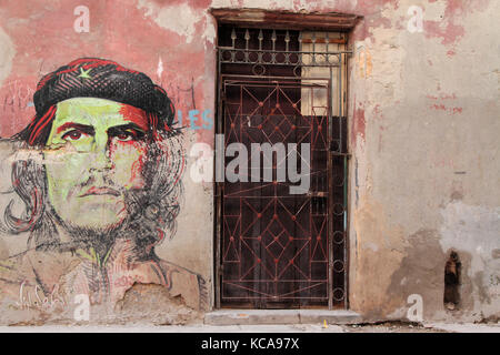 LA HAVANE, CUBA, 15 FÉVRIER 2014 : les apparences du révolutionnaire marxiste argentin Che Guevara (1928–1967) dans la culture populaire sont communes.Ici sur la wa Banque D'Images