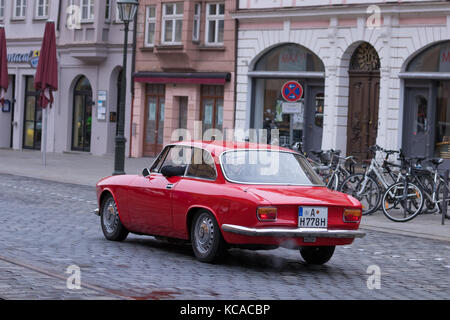 Augsburg, Allemagne - 1 octobre 2017 : Alfa Romeo GT junior 1300 oldtimer voiture à l'fuggerstadt classic oldtimer 2017 rallye le 1 octobre, 2017 dans augs Banque D'Images