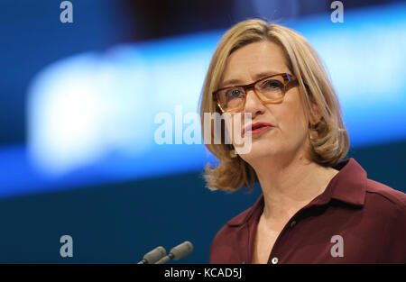 Manchester, UK. 3 octobre, 2017. L'Amber Rudd Mp Accueil Conférence 2017 du Parti conservateur Secrétaire Central Manchester, Manchester, Angleterre 03 octobre 2017 traite de la Conférence 2017 du Parti conservateur à Manchester, Manchester, Angleterre centrale Crédit : Allstar Photo Library/Alamy Live News Banque D'Images