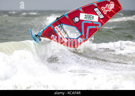 Berlin, Allemagne. 3ème oct 2017. iballa Moreno de l'Espagne en action pendant la coupe du monde de windsurf mercedes benz sur l'île de Sylt. crédit : Frank molter/Alamy live news Banque D'Images