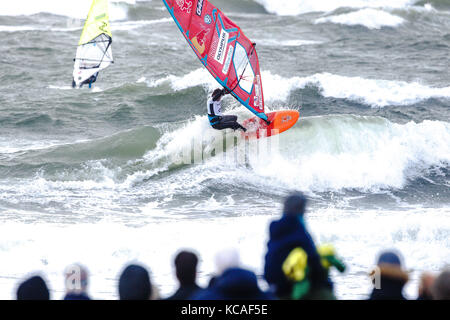 Berlin, Allemagne. 3ème oct 2017. allemand windsurfer philip koester en action pendant la coupe du monde de windsurf mercedes benz sur l'île de Sylt. crédit : Frank molter/Alamy live news Banque D'Images