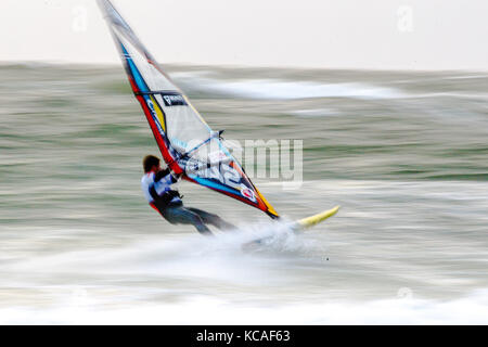 Berlin, Allemagne. 3ème oct 2017. american windsurfer Josh Angulo en action pendant la coupe du monde de windsurf mercedes benz sur l'île de Sylt. crédit : Frank molter/Alamy live news Banque D'Images