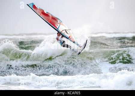 Berlin, Allemagne. 3ème oct 2017. american windsurfer Josh Angulo en action pendant la coupe du monde de windsurf mercedes benz sur l'île de Sylt. crédit : Frank molter/Alamy live news Banque D'Images