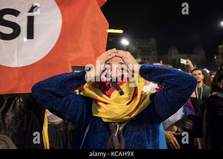 Barcelone, Barcelone, Espagne. 2Nd oct, 2017. independiente référendum sur le 1er octobre dans les écoles et les centres de jeunes dans le quartier de Gracia de Barcelone. crédit : nacho guadano/zuma/Alamy fil live news Banque D'Images