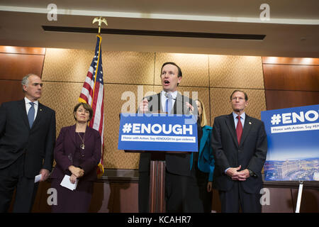 Washington, district de Columbia, Etats-Unis. 3ème oct 2017. Richard Smith, l'ancien chef de la direction d'Equifax témoigne devant la chambre des représentants des États-Unis et du commerce de l'énergie. sous-comité sous-procureur général de la division civile Tchad readler témoigne devant le comité judiciaire du sénat des États-Unis au cours d'une audience sur daca. Timothy Sloan, président et chef de la direction de Wells Fargo témoigne devant la commission bancaire du Sénat des États-Unis Crédit : alex edelman/zuma/Alamy fil live news Banque D'Images