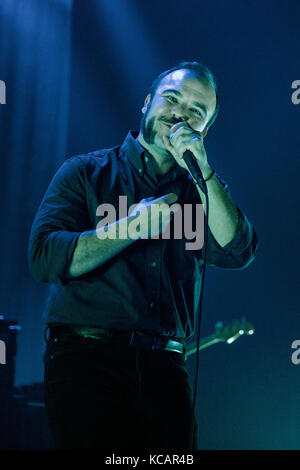 Madison, Wisconsin, États-Unis. 3 octobre 2017. SAMUEL T. HERRING of future Islands at the Orpheum Theater à Madison, Wisconsin crédit : Daniel DeSlover/ZUMA Wire/Alamy Live News Banque D'Images