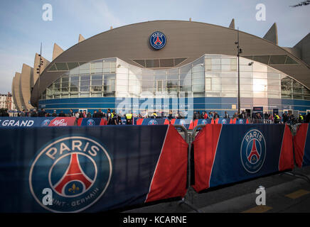 das Prinzenspark Stadion, Parc des Princes, Aussenansicht, Ligue des Champions de Fussball, Vorrunde 2. Spieltag, Gruppe B, Paris réunis Germain - FC Bayern Munich (M) 3:0, AM 27.09.2017 in Paris/ Frankreich. |utilisation dans le monde entier Banque D'Images