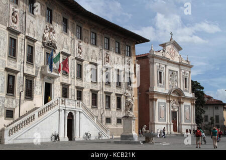 PISE, ITALIE, 15 septembre 2015 : la place des chevaliers (en italien : Piazza dei Cavalieri) est la deuxième place principale de la ville.C'était le centre politique moi Banque D'Images