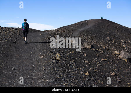 Hverfell (également appelé Hverfjall) téphra cône ou tuf anneau volcan dans le nord de l'Islande, à l'est de Mývatn. Banque D'Images