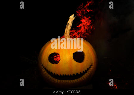 Symbole de l'halloween pumpkin's head et red fire Banque D'Images