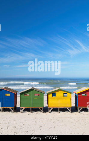 Cabines de plage sur muizenburg Beach, Cape Town, Western Cape, Afrique du Sud Banque D'Images