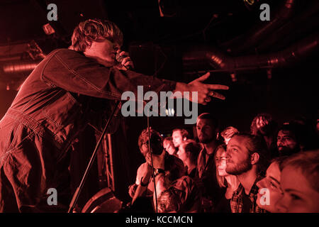 Le groupe américain Ty Segall & les détrousseurs effectue un concert live à John Dee dans Oslo. Ici chanteur, musicien et auteur-compositeur Ty Segall est vu sur scène. La Norvège, 19/06 2016. Banque D'Images