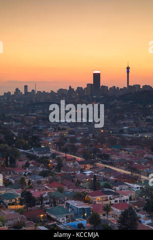 Avis de skyline at sunset, Johannesburg, Gauteng, Afrique du Sud Banque D'Images