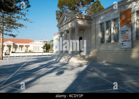 La ville de Paphos Hall. 28e place d'octobre. Paphos, Paphos Chypre. Banque D'Images