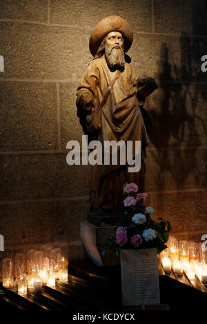 Statue de Saint-James dans la cathédrale du Puy-en-Velay Banque D'Images