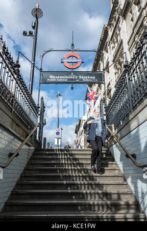 Entrée de la station de métro Westminster, Westminster, London, UK Banque D'Images