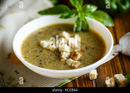 Purée de soupe de légumes divers et de champignons Banque D'Images