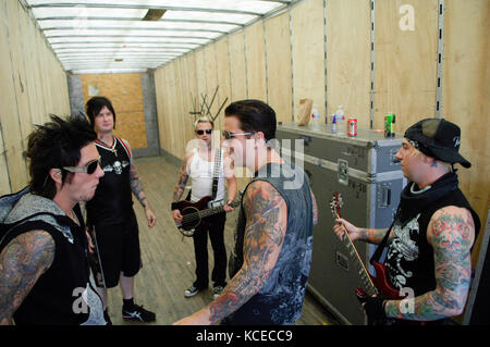 (L-R) Synyster Gates, le Rev, Johnny Christ, M. Shadows, Zacky Vengeance de Avenged Sevenfold backstage au Vans Warped Tour 2007 au Home Depot Center de Carson, CA, pour le dernier jour de la tournée 2007 Banque D'Images