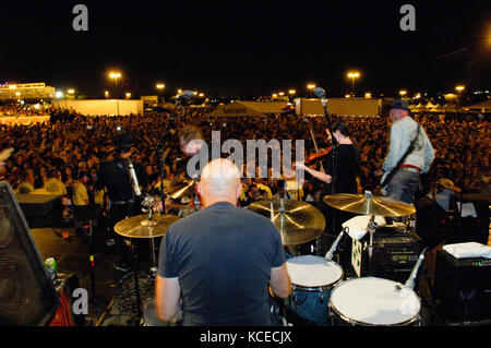 Flogging Molly se produit lors de la tournée de 2007 Vans Warped Tour au Home Depot Center de Carson, CA, pour le dernier jour de la tournée de 2007 Banque D'Images