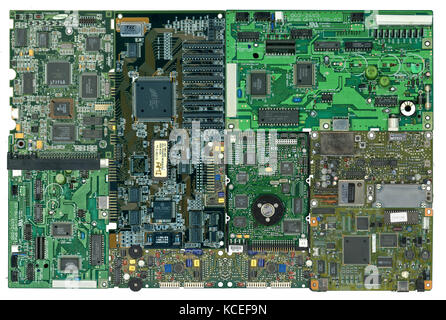 Image composite d'un certain nombre de cartes de circuits imprimés au hasard disposés pour former un grand circuit imprimé. background,abstract, Banque D'Images