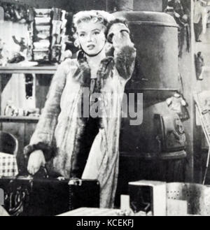 Photographie de Marilyn Monroe (1926-1962), une actrice, chanteuse et mannequin, pendant le tournage de l'arrêt de bus. En date du 20e siècle Banque D'Images
