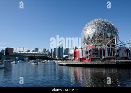 Le Telus World of Science qui se trouve sur le côté de False Creek à Vancouver, Colombie-Britannique, Canada Banque D'Images
