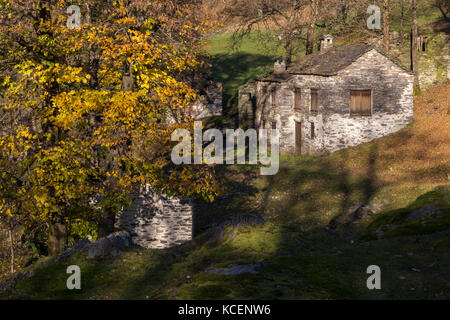 L'automne à Mulini di Piero, Curiglia con Monteviasco, Veddasca valley, district de Varèse, Lombardie, Italie. Banque D'Images