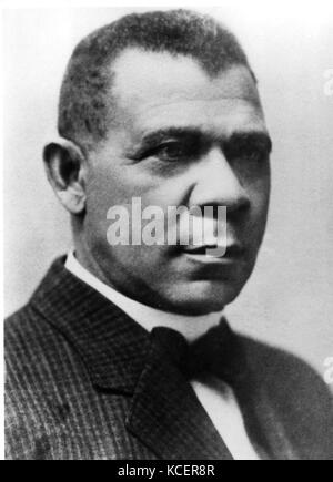 Booker Taliaferro Washington (5 avril 1856 - 14 novembre 1915) était un éducateur Américain, auteur, orateur, et conseiller de présidents des États-Unis. Entre 1890 et 1915, Washington a été le principal chef de file dans la communauté afro-américaine. Banque D'Images