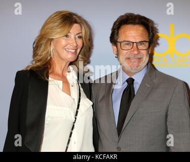 Los Angeles, CA, USA. 4ème oct, 2017. Carolyn espley, Dennis Miller  aux arrivées pour le 50e anniversaire de Carol Burnett enregistrement spécial, CBS Television City, Los Angeles, CA le 4 octobre 2017. crédit : Priscilla grant/everett collection/Alamy live news Banque D'Images