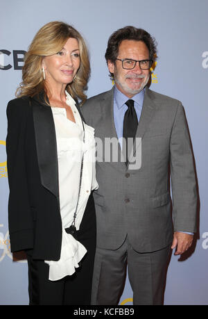 Los Angeles, Californie, États-Unis. 4 octobre 2017. Carolyn Espley et Dennis Miller lors de l'offre spéciale du 50ème anniversaire de Carol Burnett à CBS Television City à Los Angeles, en Californie, le 4 octobre 2017. Crédit: Faye Sadou/Media Punch/Alay Live News Banque D'Images