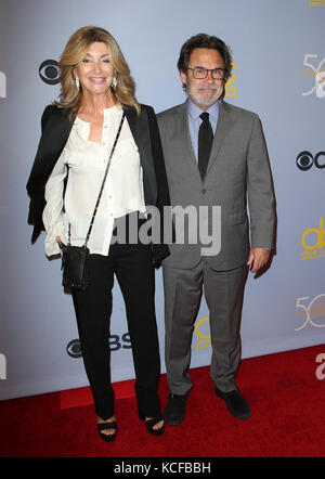 Los Angeles, Californie, États-Unis. 4 octobre 2017. Carolyn Espley et Dennis Miller lors de l'offre spéciale du 50ème anniversaire de Carol Burnett à CBS Television City à Los Angeles, en Californie, le 4 octobre 2017. Crédit: Faye Sadou/Media Punch/Alay Live News Banque D'Images