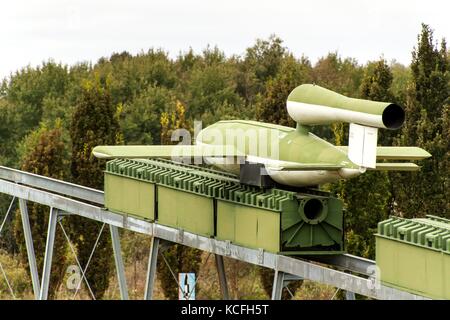 Peenemuende, Allemagne - 21 septembre 2017 : le territoire de l'armée centre de recherche. ww-ii mis au point v-1 et V-2. vue de la v-1 en vol de missiles. Banque D'Images