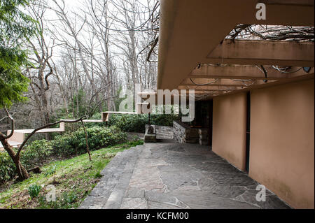 Maison fallingwater de l'architecte Frank Lloyd Wright mill run, Pennsylvania, USA. home conçu en 1935 pour la famille Kaufmann. Banque D'Images